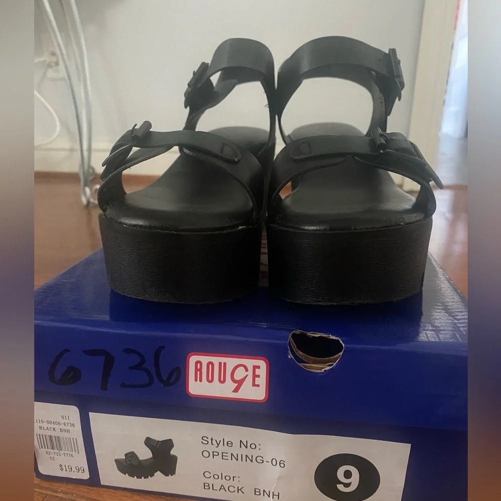 Sandals - Picture 3 of 3